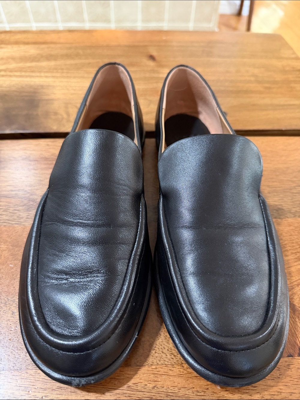 Vince Sloan Black Loafer Size 9 with box and dust bag